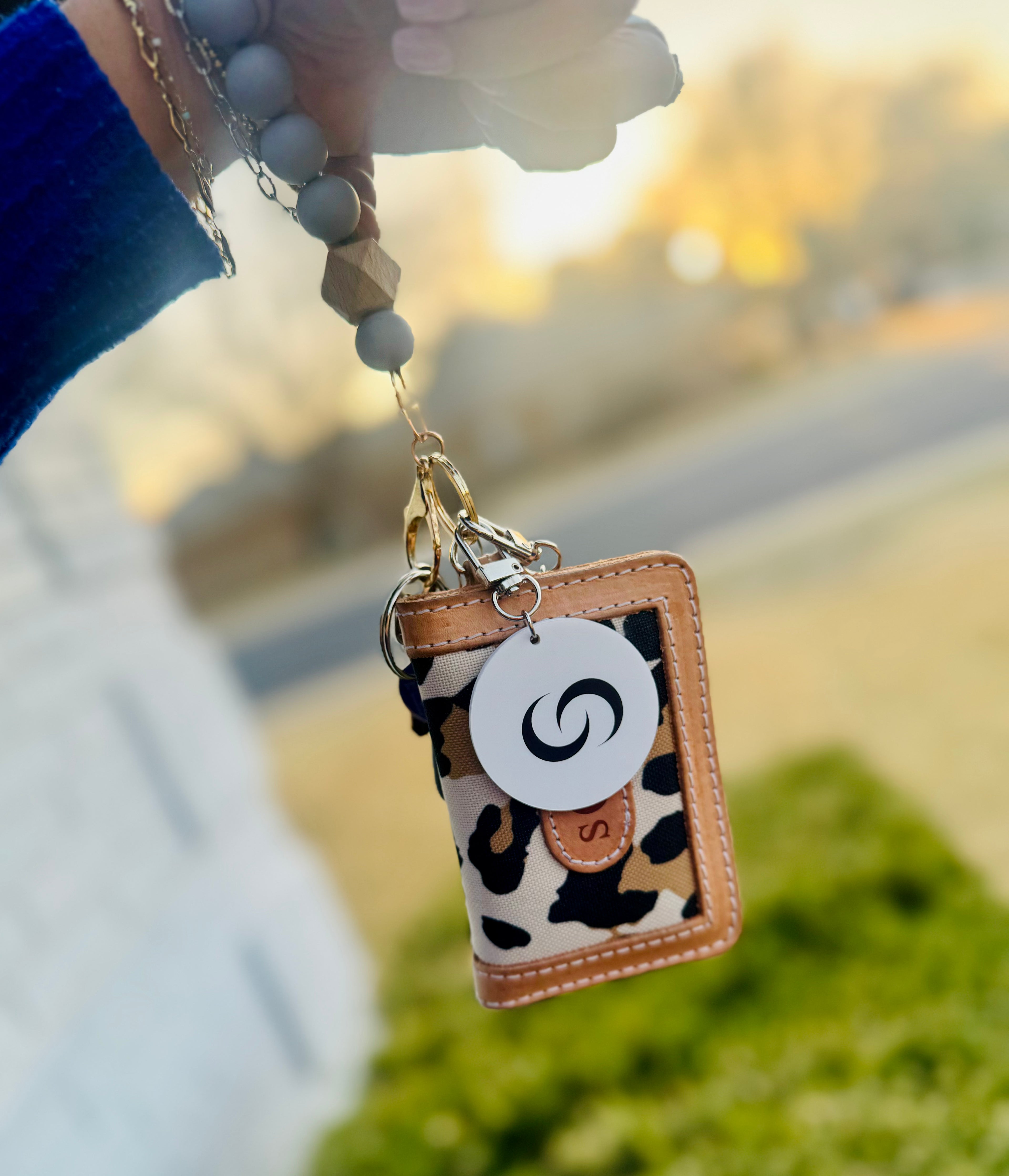 Smart NFC Keychain with a wallet